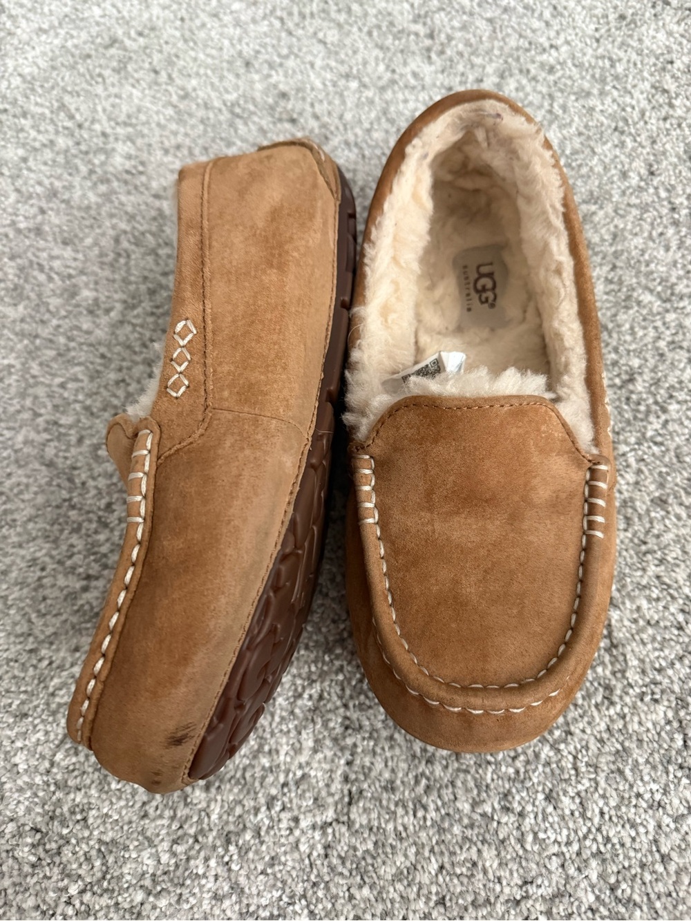 UGG Ansley slippers Sz 8 Chestnut